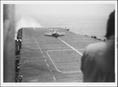 F9F Panther landing