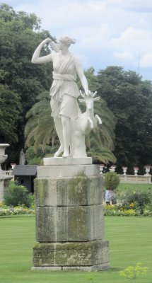 statue luxembourg gardens paris.jpg