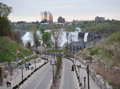 Murry Street with view of American Falls