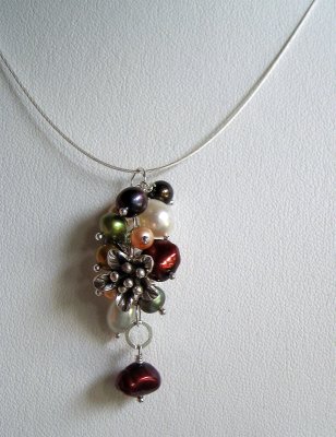 multicolored freshwater pearls and Thai silver pendant (1)