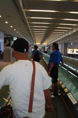 moving walkway in airport