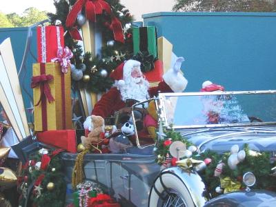 DisneyMGMSanta7.jpg