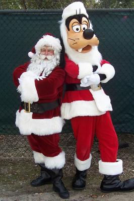 MGMSantaGoofySanta1.jpg
