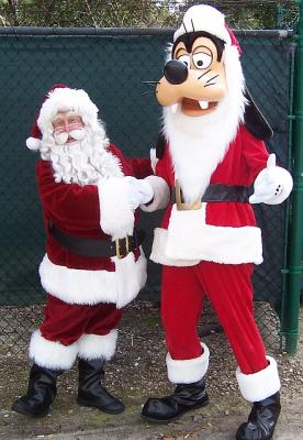 MGMSantaGoofySanta2.jpg