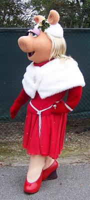 MissPiggyProfile.jpg