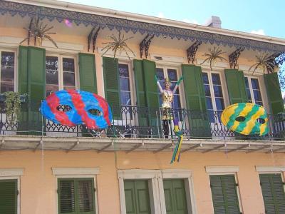 BalconyMannequinMasques.jpg