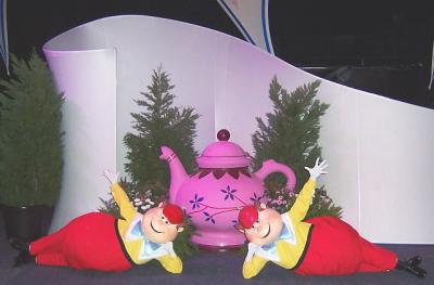 TeaPartyTweedlesTeapot2.jpg