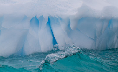 80 Iceberg wave.jpg