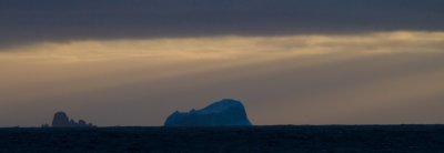 88 Iceberg at sunset.jpg