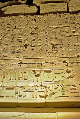 Karnak1381HieroglyphsNiteSM.jpg
