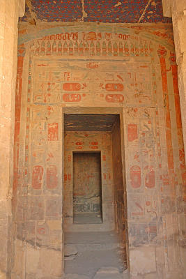 HatshepsutTemple1462ThebesSM.jpg
