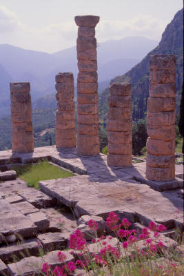 Delfi321ApolloTemple.jpg