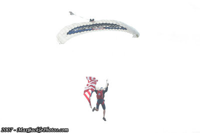 parachuter1.jpg