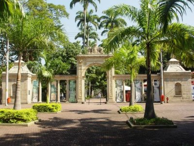 Portal e Arquitetura do Zoolgico do Rio
