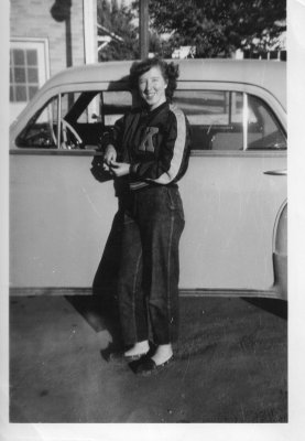 Grace Linch 1949 or 1950.jpg