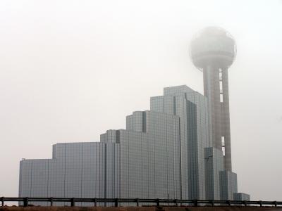 Reunion Tower in Fog Dallas Tx Feb 06.jpg