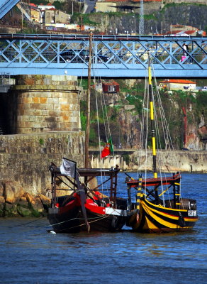 Barges on Duero
