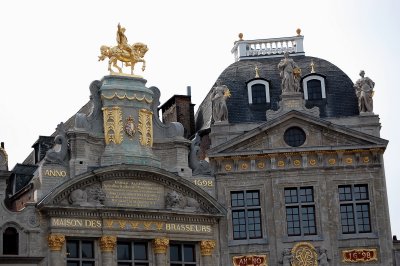 Le Grand Place roof art