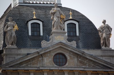 Le Grand Place roof line