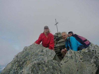 Meike, Hans en Arnoud op Piz Valdraus (3096 meter)