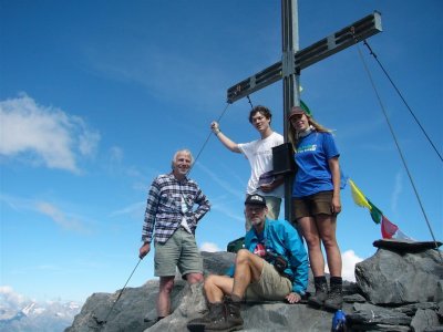 Willem, Arnoud, Hans en Meike op de Piz Terri (3149 meter)