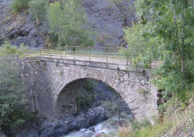 Oude brug over de Ferrand