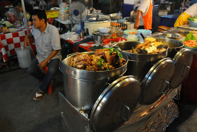 Intakin Festival in Wat Chedi Luang