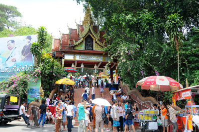 Wat Phra That Doi Suthep (entrance)