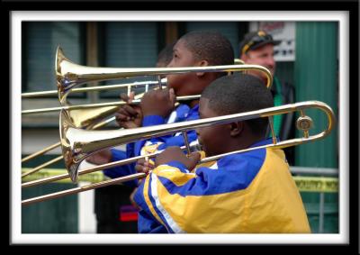 g3/78/455178/3/58417010.TrombonePlayers_resize.jpg