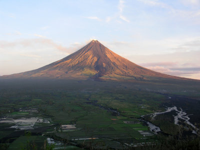 Mayon Wakes Up