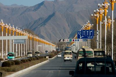 The road into the capital city of Lhasa.