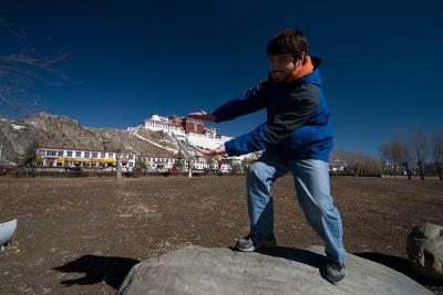 Me showing the true size of Potala.