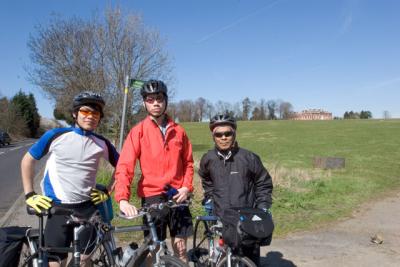 Somewhere in Canterbury enroute to Dover. BTW, from left, Hadi, Justin, yours truly.
