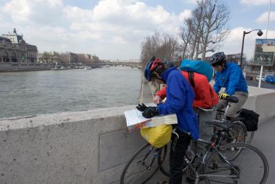Reading the map at the river Seine