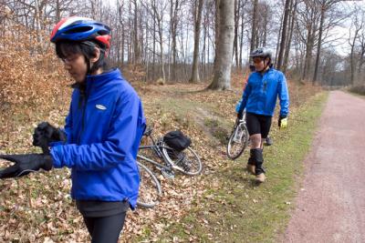 Cycle paths into Paris. Good time to look for open-air toilets.