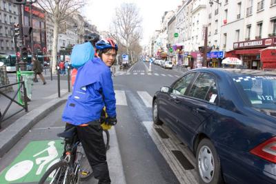 Dedicated cycling lanes make cycling in Paris a breeze