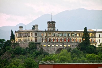 EL CASTILLO EN EL CERRO DE LOS CHAPULINES