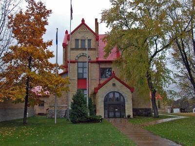 Red Courthouse