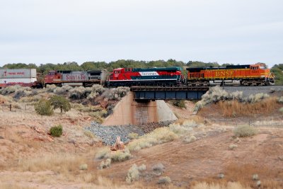 BNSF 5400 near Scholes NM