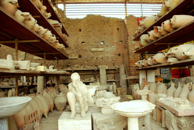 Jugs, plates, vases used around the period 79 AD