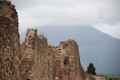 Mt. Versuvius from Pompeii 13.4.2008