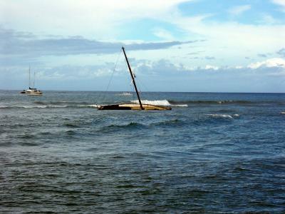 Sunken ship in Maui 17 September, 2005