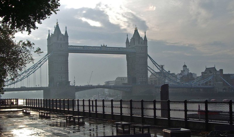 Misty morning by the Tower