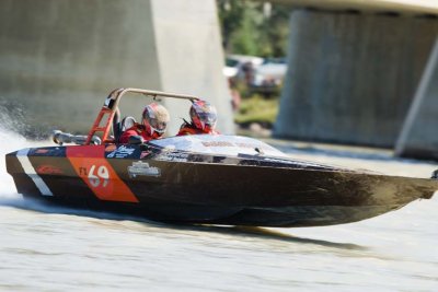athabasca_river_jet_boat_race