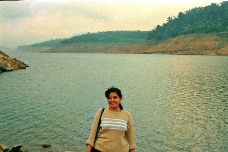 Aarthi, Aliyar Dam