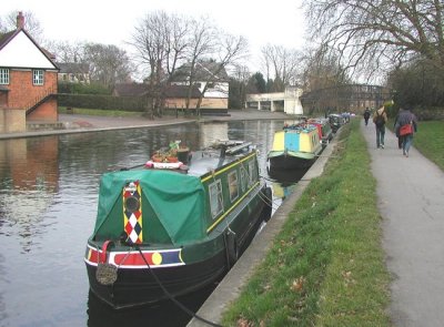 BOATS BY THE CHUM IN CAMBRIDGE