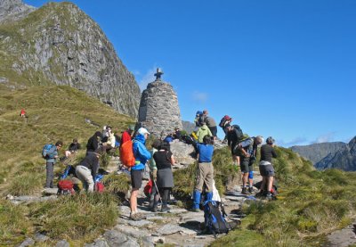 HIKERS ON THE MILFORD TRACK