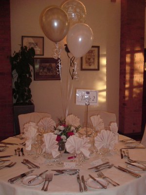 Wedding Balloons Table set of 3.JPG