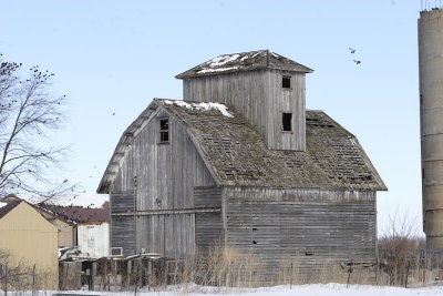 Illinois Barn.JPG
