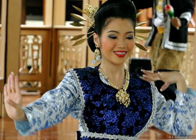 g3/79/533079/3/53518246.dancer2.jpg